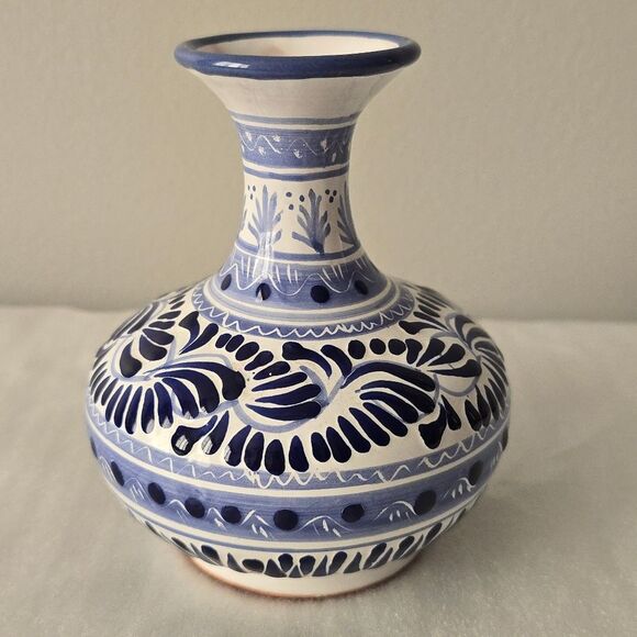 NOT FOR SALE Vintage Talavera Blue And White Mexican Majolica Pottery Vase 5" - Picture 3 of 8